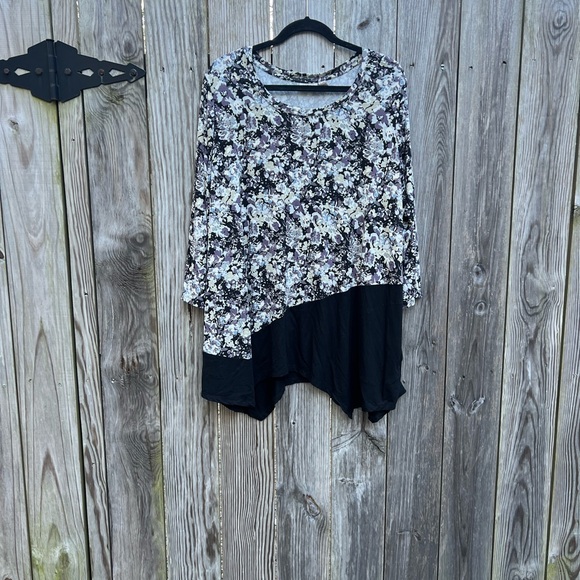 LOGO by Lori Goldstein Tops - LOGO by Lori Goldstein Multi Color Floral Tunic Top Sz 1X